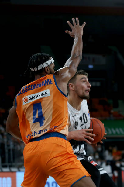 在各个战线 在各个战线